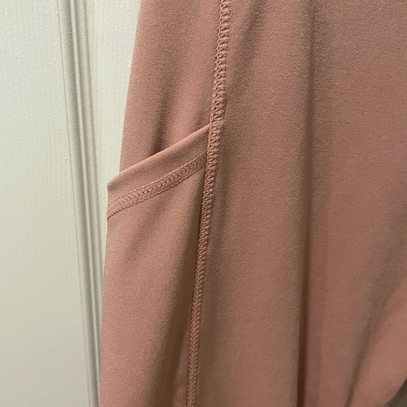 Pink / rose gold leggings - Picture 6 of 6